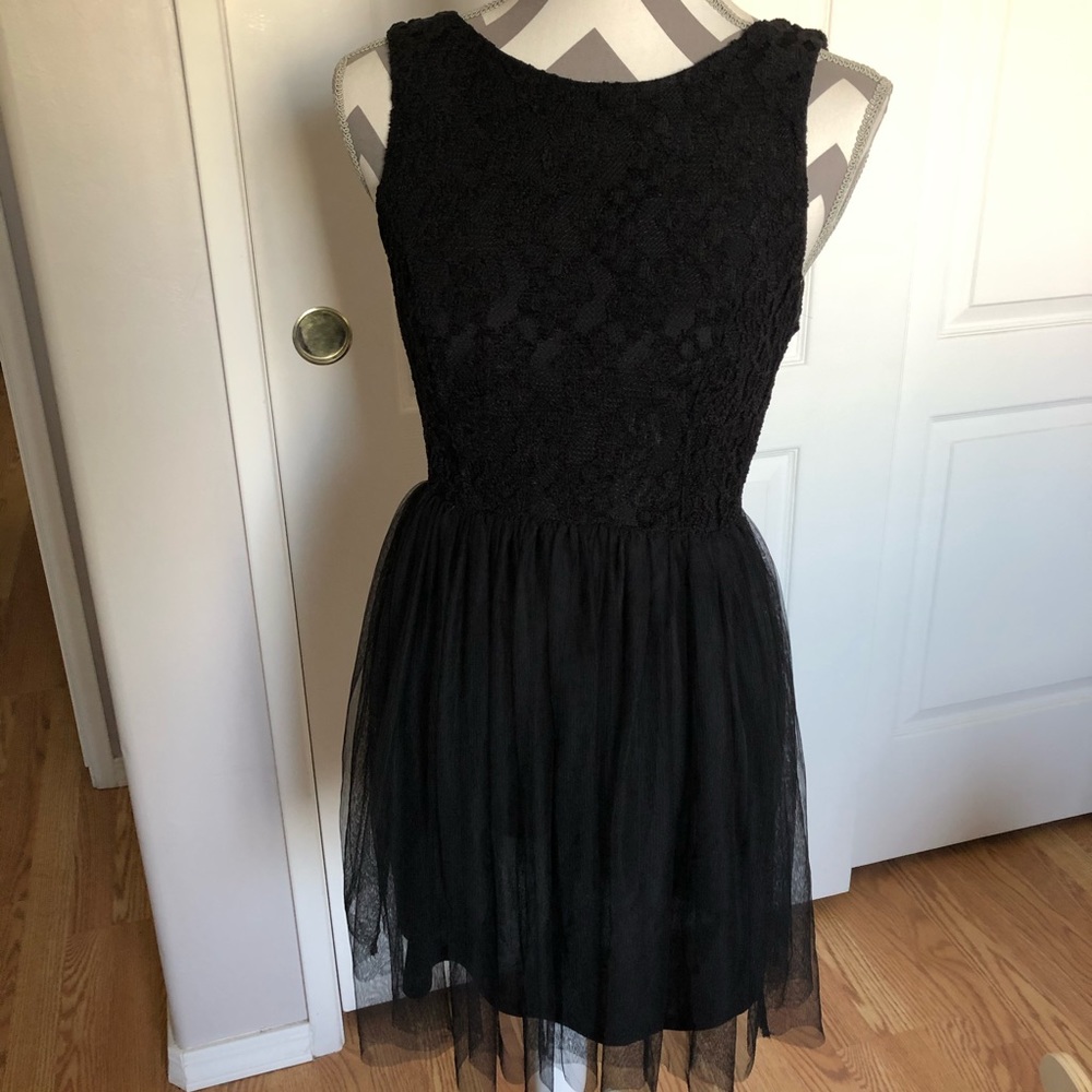 🎉HOST PICK🎉NEW Lace and Tulle Little Black Dress